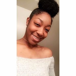 Meet your Posher, Emone